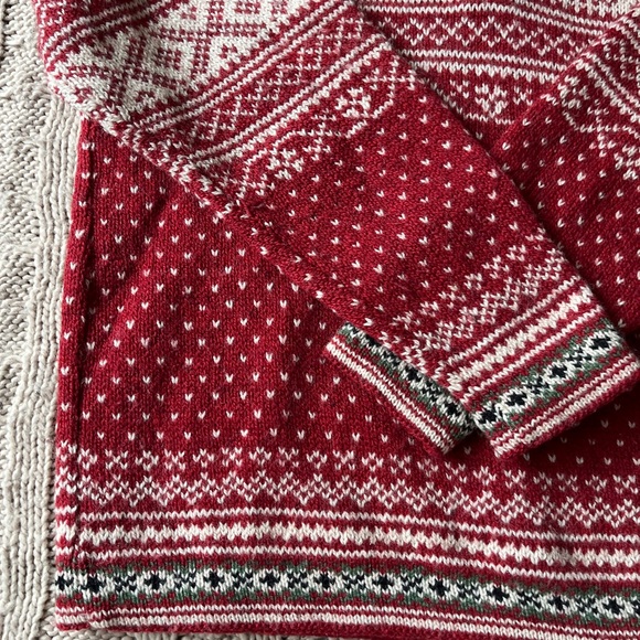 Women’s LL Bean Sweater Medium Red Beige Green Wool Buttons - Picture 7 of 14